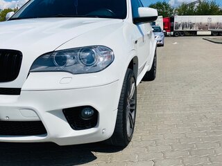 2010 BMW X5 40d II (E70) Рестайлинг, белый, 2500000 рублей, вид 3