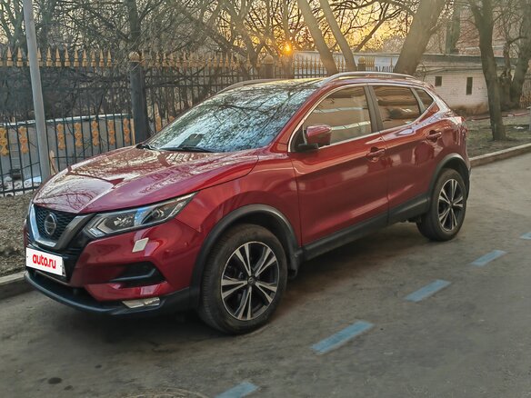 2020 Nissan Qashqai II Рестайлинг, красный, 2800000 рублей