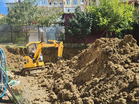 2010 Komatsu PC12, золотистый, 1650000 рублей, вид 2