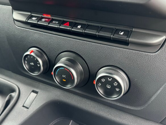 2022 Renault Master, белый, 4790000 рублей - вид 4