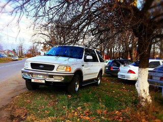 1997 Ford Expedition I, белый, 2350000 рублей, вид 4