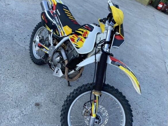 1999 Suzuki DR 250, жёлтый, 300000 рублей - вид 2
