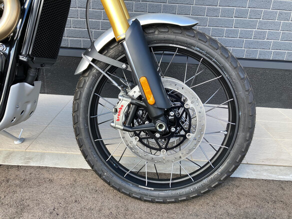 2024 Triumph Scrambler, оранжевый, 1200000 рублей - вид 4