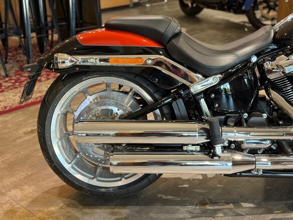 2025 Harley-Davidson Fat Boy, красный, 3950000 рублей - вид 19