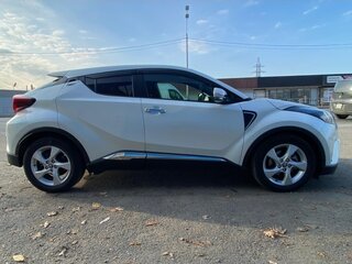 2019 Toyota C-HR I, белый, 2350000 рублей, вид 4