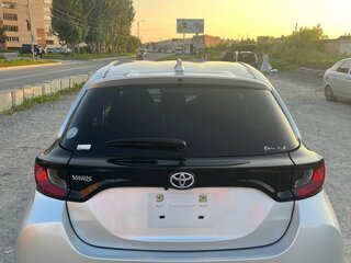 2021 Toyota Yaris IV, серый, 1150000 рублей, вид 5