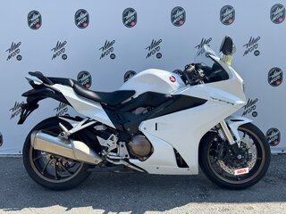 2017 Honda VFR 800, белый, 790000 рублей, вид 1