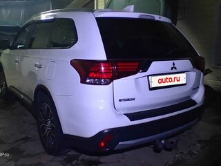 2016 Mitsubishi Outlander III Рестайлинг 2, белый, 2000000 рублей, вид 4