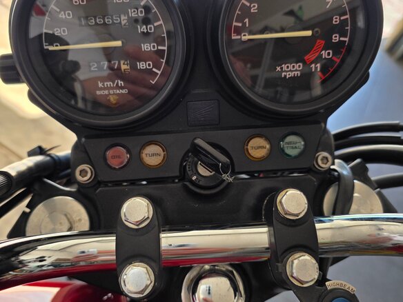 2008 Honda CB 750, красный, 400000 рублей - вид 1