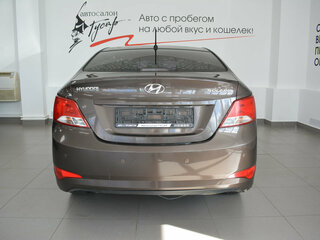 2015 Hyundai Solaris I Рестайлинг, коричневый, 799000 рублей, вид 4