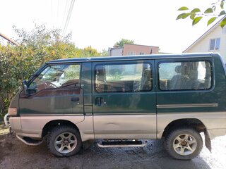 1995 Mitsubishi Delica III, зелёный, 444000 рублей, вид 3