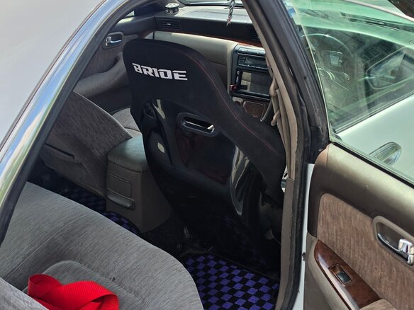 1998 Nissan Laurel VIII (C35), белый, 750000 рублей - вид 11