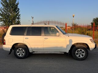 1998 Nissan Patrol V (Y61), белый, 1200000 рублей, вид 3