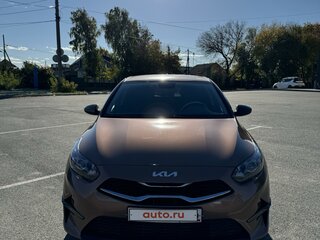 2022 Kia Ceed III Рестайлинг, коричневый, 2250000 рублей, вид 3