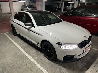 2017 BMW 5 серии 530i xDrive VII (G30/G31/G38), белый, 4100000 рублей, вид 3