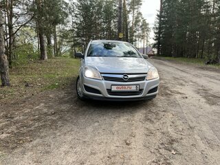 2007 Opel Astra H Рестайлинг, серебристый, 448000 рублей, вид 2