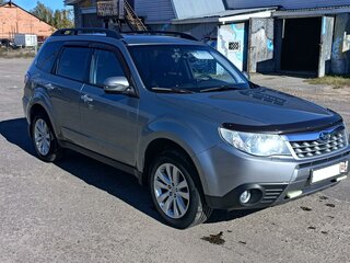 2011 Subaru Forester III Рестайлинг, серебристый, 1600000 рублей, вид 3