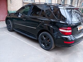 2008 Mercedes-Benz M-Класс 350 II (W164) Рестайлинг, чёрный, 1700000 рублей, вид 3