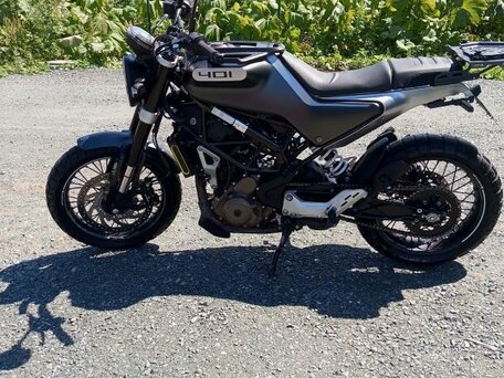 2020 Husqvarna Svartpilen 401, чёрный, 580000 рублей, вид 2