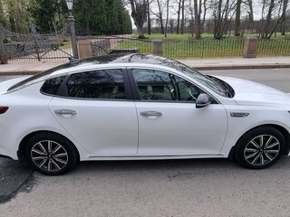 2019 Kia Optima IV Рестайлинг, белый, 1850000 рублей, вид 2