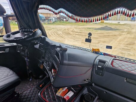 2015 Scania R-Series, красный, 9990000 рублей, вид 4
