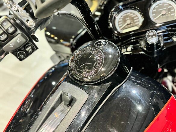 2020 Harley-Davidson Road Glide Limited, красный, 2990000 рублей - вид 15