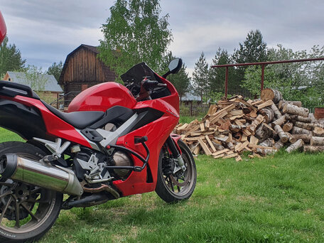 2014 Honda VFR 800, красный, 950000 рублей, вид 4