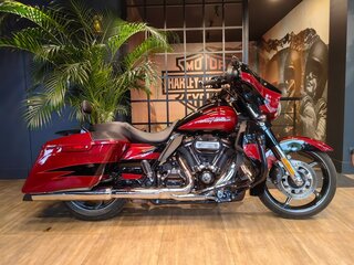 2017 Harley-Davidson CVO Street Glide, пурпурный, 2290000 рублей, вид 1