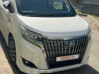 2017 Toyota Esquire I Рестайлинг, белый, 3100000 рублей, вид 1