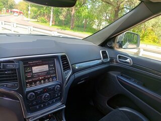 2017 Jeep Grand Cherokee IV (WK2) Рестайлинг, белый, 3300000 рублей, вид 2