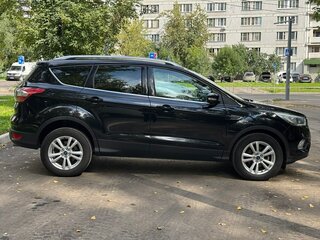 2018 Ford Kuga II Рестайлинг, чёрный, 2280000 рублей, вид 3