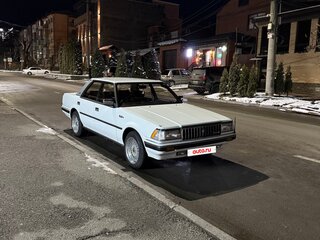 1985 Toyota Crown VII (S120), белый, 1430000 рублей, вид 2