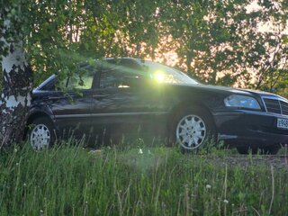 1997 Mercedes-Benz C-Класс 240 I (W202) Рестайлинг, синий, 1700000 рублей, вид 3