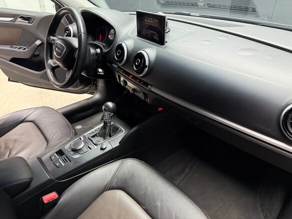 2014 Audi A3 III (8V), чёрный, 1000000 рублей - вид 10