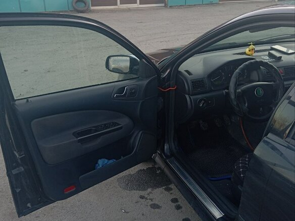 2004 Skoda Octavia I (A4) Рестайлинг, чёрный, 480000 рублей - вид 6
