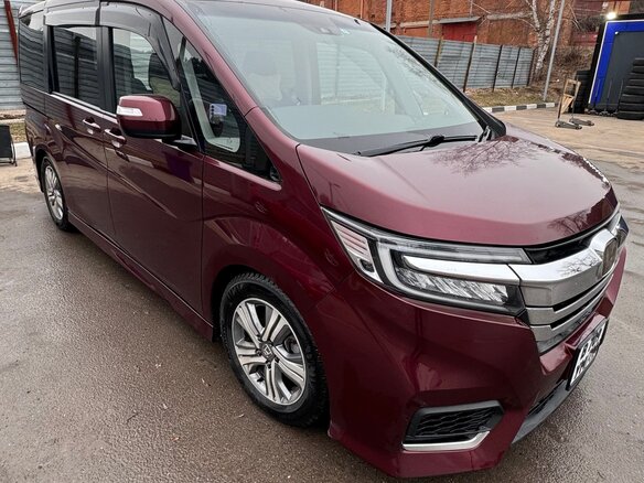2019 Honda Stepwgn Spada V Рестайлинг, красный, 2880000 рублей - вид 1
