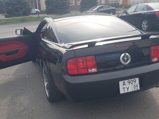 2005 Ford Mustang V, чёрный, 1550000 рублей, вид 4