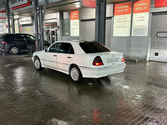 1999 Mercedes-Benz C-Класс 230 I (W202) Рестайлинг, белый, 500000 рублей - вид 6
