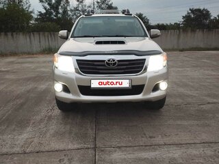 2014 Toyota Hilux VII Рестайлинг, серебристый, 2500000 рублей, вид 2