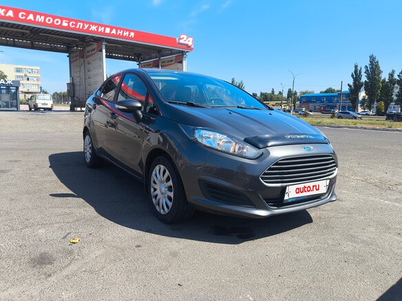 2016 Ford Fiesta Mk6 Рестайлинг, серый, 990000 рублей - вид 3
