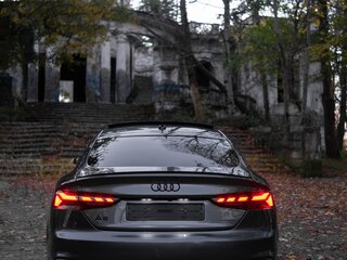 2020 Audi A5 Sportback 45 TFSI II (F5) Рестайлинг, серый, 3800000 рублей, вид 4