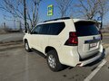 2018 Toyota Land Cruiser Prado 150 Series Рестайлинг 2, белый, 4650000 рублей - вид 3