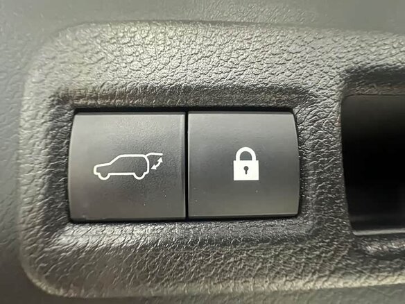 2021 Lexus NX 200 I Рестайлинг, серый, 3350000 рублей - вид 21