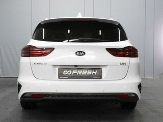 2021 Kia Ceed III Рестайлинг, белый, 1770000 рублей, вид 4