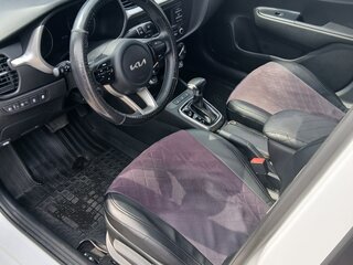 2022 Kia Rio IV Рестайлинг, белый, 1600000 рублей, вид 5