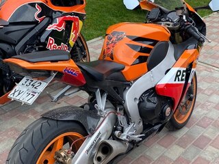 2010 Honda CBR 1000 RR/RA Fireblade, красный, 600000 рублей, вид 3