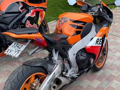2010 Honda CBR 1000 RR/RA Fireblade, красный, 600000 рублей, вид 3