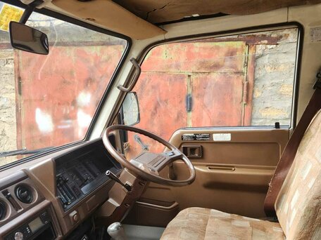 1990 Toyota Dyna, белый, 700000 рублей, вид 5