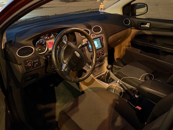 2008 Ford Focus II Рестайлинг, красный, 410000 рублей - вид 9