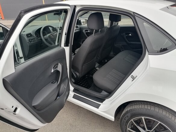 2017 Volkswagen Polo V Рестайлинг, белый, 1385000 рублей - вид 10